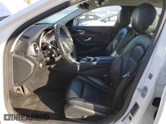 2016 Mercedes-Benz C 350e z VIN 55SWF4HB9GU154920, wystawiony jako Copart lot #43662765 z przebiegiem 63 237 mil mil oraz Szkoda całkowita • Salvage title. Historia ofert i sprzedaży dostępna na DreamBid. Obrazek 7.
