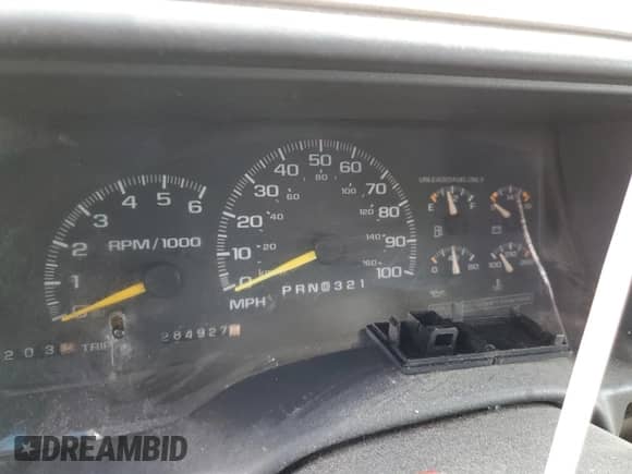 1997 GMC Sierra 1500 z VIN 2GTEC19R6V1542123, wystawiony jako Copart lot #50733255 z przebiegiem 284 927 mil mil oraz Szkoda całkowita • Salvage title. Historia ofert i sprzedaży dostępna na DreamBid. Obrazek 9.
