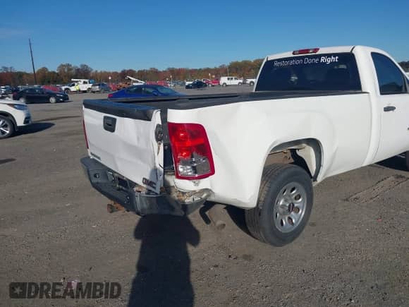 2007 GMC Sierra 1500 Work Truck с VIN 1GTEC14CX7E594438, выставлен на аукционе IAAI как лот 43299853 с пробегом 133 503 миль миль и . История ставок и продаж доступна на DreamBid. Изображение 6.