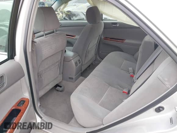 2005 Toyota Camry LE with VIN 4T1BE30K35U060993, listed as a IAAI auction lot 42773927 with 117,501 mi miles and . Bid and sale history available at DreamBid. Image 8.