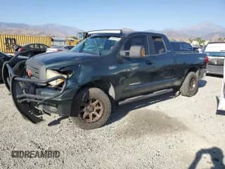2007 Toyota Tundra Limited z VIN 5TFBV58167X020596, wystawiony jako Copart lot #80393385 z przebiegiem 226 126 mil mil oraz Czysty tytuł • Clean title. Historia ofert i sprzedaży dostępna na DreamBid. Obrazek 1.