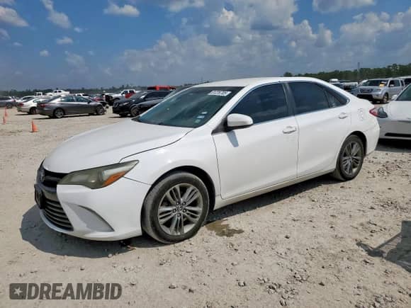 2015 Toyota Camry LE z VIN 4T1BF1FK0FU485937, wystawiony jako Copart lot #81226705 z przebiegiem 199 846 mil mil oraz Szkoda całkowita • Salvage title. Historia ofert i sprzedaży dostępna na DreamBid. Obrazek 1.