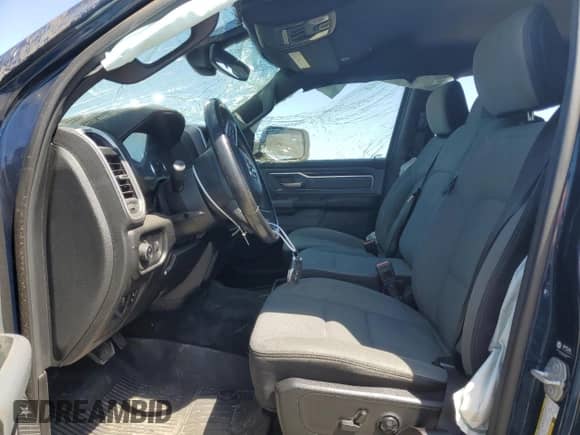 2021 Ram 1500 Big Horn z VIN 1C6SRFMTXMN562364, wystawiony jako Copart lot #55867085 z przebiegiem 77 000 mil mil oraz Szkoda całkowita • Salvage title. Historia ofert i sprzedaży dostępna na DreamBid. Obrazek 7.