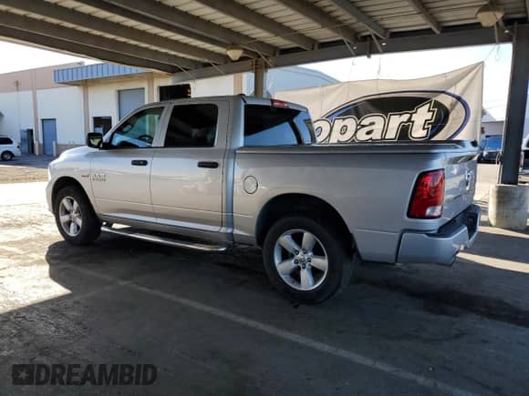 2016 Ram 1500 Express z VIN 1C6RR7KT6GS167384, wystawiony jako Copart lot #67033195 z przebiegiem 125 450 mil mil oraz Szkoda całkowita • Salvage title. Historia ofert i sprzedaży dostępna na DreamBid. Obrazek 2.