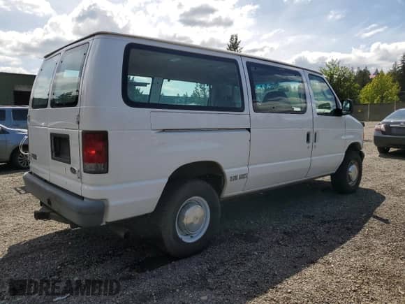 2004 Ford Econoline Cargo z VIN 1FTSE34LX4HB53489, wystawiony jako Copart lot #57730845 z przebiegiem 207 547 mil mil oraz Czysty tytuł • Clean title. Historia ofert i sprzedaży dostępna na DreamBid. Obrazek 3.