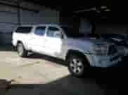 2007 Toyota Tacoma PreRunner z VIN 5TEKU72N17Z469350, wystawiony jako Copart lot #82575835 z przebiegiem 156 986 mil mil oraz Szkoda całkowita • Salvage title. Historia ofert i sprzedaży dostępna na DreamBid. Obrazek 4.