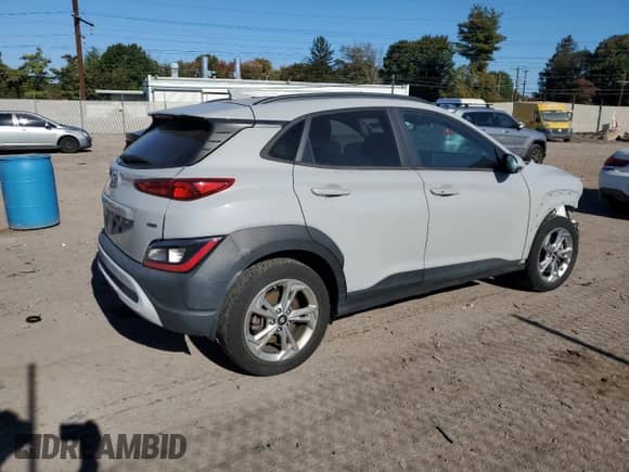 2022 Hyundai Kona SEL с VIN KM8K6CAB5NU923773, выставлен на аукционе Copart как лот 82187595 с пробегом 30 179 миль миль и Списание • Salvage title. История ставок и продаж доступна на DreamBid. Изображение 3.
