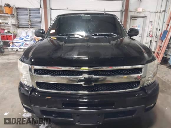 2011 Chevrolet Silverado 1500 LTZ with VIN 3GCPKTE33BG361069, listed as a IAAI auction lot 41274810 with 302,715 mi miles and . Bid and sale history available at DreamBid. Image 12.