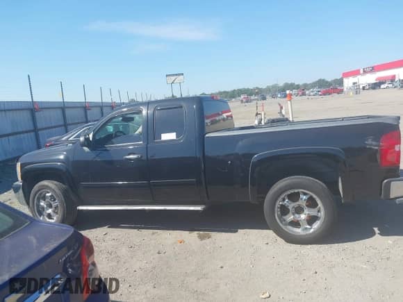 2013 Chevrolet Silverado 1500 LT z VIN 1GCRCSE08DZ122187, wystawiony jako IAAI lot #43432881 z przebiegiem 115 777 mil mil oraz . Historia ofert i sprzedaży dostępna na DreamBid. Obrazek 14.