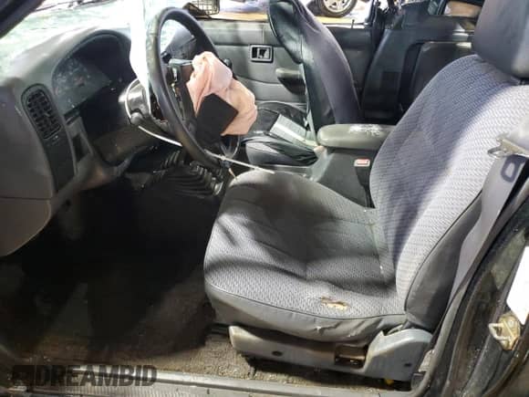 1997 Nissan Frontier XE с VIN 1N6SD16Y7VC400074, выставлен на аукционе Copart как лот 54062815 с пробегом 150 498 миль миль и Списание • Salvage title. История ставок и продаж доступна на DreamBid. Изображение 7.