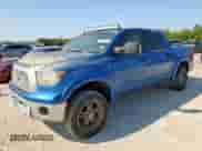 2007 Toyota Tundra SR5 z VIN 5TBET54167S455481, wystawiony jako Copart lot #71543275 z przebiegiem 304 939 mil mil oraz Czysty tytuł • Clean title. Historia ofert i sprzedaży dostępna na DreamBid. Obrazek 1.