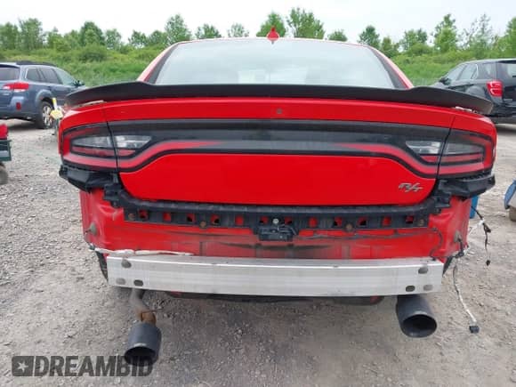 2015 Dodge Charger RT z VIN 2C3CDXCT0FH735456, wystawiony jako IAAI lot #42413492 z przebiegiem 88 503 mil mil oraz . Historia ofert i sprzedaży dostępna na DreamBid. Obrazek 18.