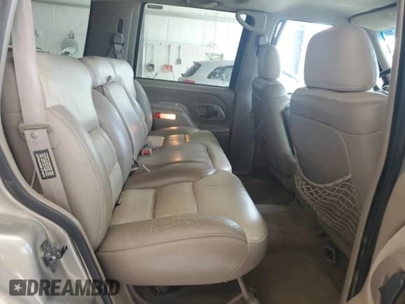 2000 Chevrolet Tahoe Z71 with VIN 1GNEK13RXYR137011, listed as a Copart auction lot 63754865 with 151,766 mi miles and Salvage title. Bid and sale history available at DreamBid. Image 11.