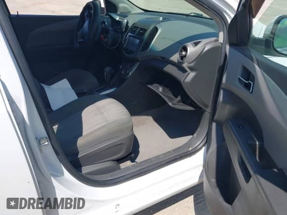 2014 Chevrolet Sonic LT с VIN 1G1JC6SBXE4179959, выставлен на аукционе IAAI как лот 42986521 с пробегом 151 866 миль миль и . История ставок и продаж доступна на DreamBid. Изображение 5.