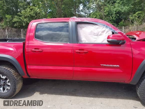 2017 Toyota Tacoma SR5 with VIN 3TMCZ5ANXHM118561, listed as a IAAI auction lot 43051738 with 76,645 mi miles and . Bid and sale history available at DreamBid. Image 14.