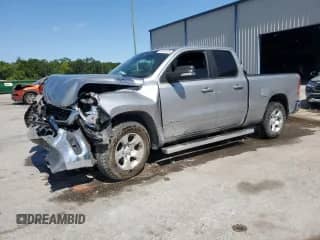 2022 Ram 1500 Lone Star z VIN 1C6RREBG3NN373121, wystawiony jako Copart lot #52327575 z przebiegiem Nie podano mil oraz Nie do naprawy • Non repairable. Historia ofert i sprzedaży dostępna na DreamBid. Obrazek 1.