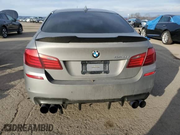 2011 BMW 5 Series 550i xDrive с VIN WBAFU9C56BC784967, выставлен на аукционе Copart как лот 46097285 с пробегом 156 866 миль миль и Списание • Salvage title. История ставок и продаж доступна на DreamBid. Изображение 6.
