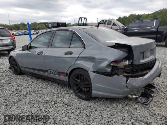 2010 Mercedes-Benz C 300 Sport z VIN WDDGF8BB4AR094008, wystawiony jako Copart lot #70715505 z przebiegiem 233 644 mil mil oraz Czysty tytuł • Clean title. Historia ofert i sprzedaży dostępna na DreamBid. Obrazek 2.