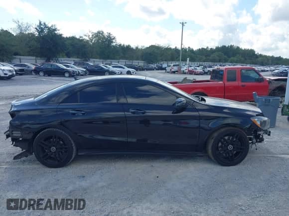 2018 Mercedes-Benz CLA 250 с VIN WDDSJ4EB1JN558313, выставлен на аукционе IAAI как лот 43287013 с пробегом 117 469 миль миль и . История ставок и продаж доступна на DreamBid. Изображение 14.