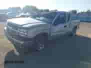 2004 Chevrolet Silverado 1500 LS с VIN 1GCEK19T84E256575, выставлен на аукционе IAAI как лот 43346393 с пробегом 148 581 миль миль и . История ставок и продаж доступна на DreamBid. Изображение 2.
