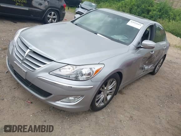 2012 Hyundai Genesis 3.8L с VIN KMHGC4DD3CU198348, выставлен на аукционе IAAI как лот 42922664 с пробегом 70 001 миль миль и . История ставок и продаж доступна на DreamBid. Изображение 2.