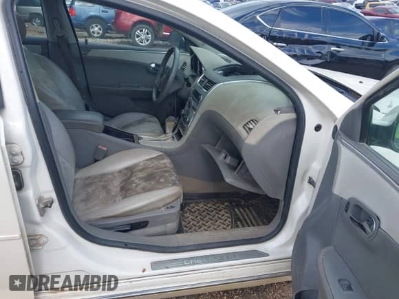 2011 Chevrolet Malibu 2LT с VIN 1G1ZD5EU4BF307149, выставлен на аукционе IAAI как лот 43093681 с пробегом 300 744 миль миль и . История ставок и продаж доступна на DreamBid. Изображение 5.