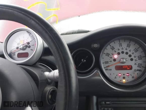 2006 MINI Hardtop S с VIN WMWRE33506TN26893, выставлен на аукционе IAAI как лот 43549996 с пробегом 122 673 миль миль и . История ставок и продаж доступна на DreamBid. Изображение 7.