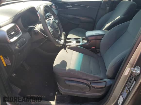 2016 Kia Sorento L with VIN 5XYPG4A30GG040965, listed as a Copart auction lot 65720305 with 228,848 mi miles and Clean title. Bid and sale history available at DreamBid. Image 7.