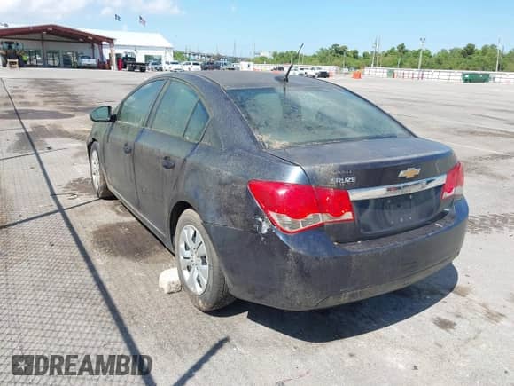 2014 Chevrolet Cruze LS z VIN 1G1PA5SH0E7342048, wystawiony jako IAAI lot #43259155 z przebiegiem 174 788 mil mil oraz . Historia ofert i sprzedaży dostępna na DreamBid. Obrazek 3.