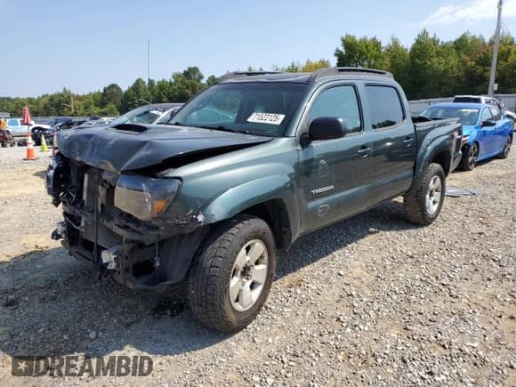 2010 Toyota Tacoma PreRunner z VIN 5TEJU4GN9AZ702384, wystawiony jako Copart lot #71522125 z przebiegiem 192 855 mil mil oraz Czysty tytuł • Clean title. Historia ofert i sprzedaży dostępna na DreamBid. Obrazek 1.
