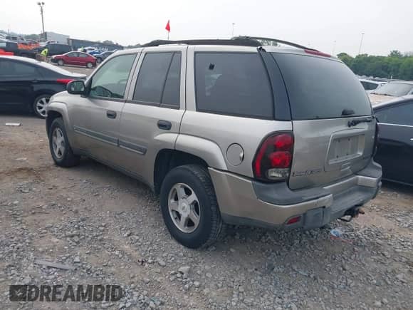 2002 Chevrolet TrailBlazer LS с VIN 1GNDT13SX22355462, выставлен на аукционе IAAI как лот 42481696 с пробегом Не указан миль и . История ставок и продаж доступна на DreamBid. Изображение 3.