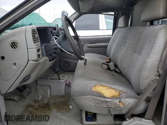2000 Chevrolet Silverado 2500 with VIN 1GCGK24R1YR128798, listed as a Copart auction lot 79081724 with 171,985 mi miles and Salvage title. Bid and sale history available at DreamBid. Image 7.