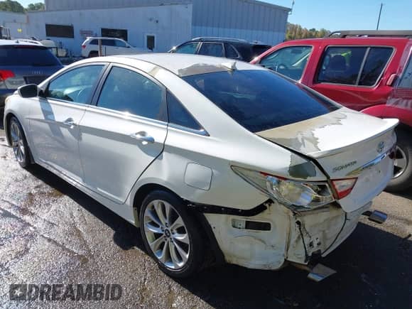 2013 Hyundai Sonata SE with VIN 5NPEC4AC0DH691181, listed as a IAAI auction lot 43492376 with 138,400 mi miles and . Bid and sale history available at DreamBid. Image 3.