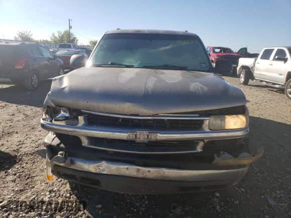 2002 Chevrolet Suburban LT z VIN 1GNEC16Z12J190100, wystawiony jako Copart lot #76622984 z przebiegiem 341 365 mil mil oraz Szkoda całkowita • Salvage title. Historia ofert i sprzedaży dostępna na DreamBid. Obrazek 5.