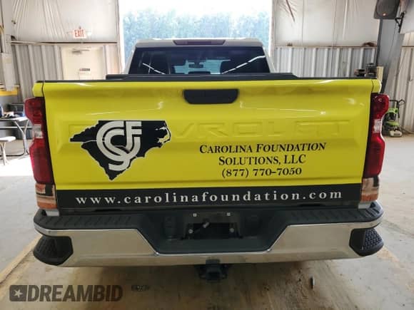 2021 Chevrolet Silverado 1500 Work Truck z VIN 3GCPWAEF0MG334207, wystawiony jako Copart lot #68634024 z przebiegiem 111 338 mil mil oraz Szkoda całkowita • Salvage title. Historia ofert i sprzedaży dostępna na DreamBid. Obrazek 6.