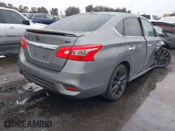 2017 Nissan Sentra SR z VIN 3N1AB7AP2HY240688, wystawiony jako IAAI lot #41573565 z przebiegiem 114 681 mil mil oraz . Historia ofert i sprzedaży dostępna na DreamBid. Obrazek 4.