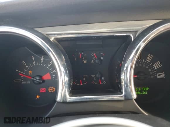 2005 Ford Mustang GT Deluxe с VIN 1ZVFT82H555124016, выставлен на аукционе Copart как лот 90660955 с пробегом 62 106 миль миль и Чистый • Clean title. История ставок и продаж доступна на DreamBid. Изображение 9.