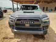 2022 Toyota Tacoma SR z VIN 3TYCZ5AN8NT066752, wystawiony jako Copart lot #70683985 z przebiegiem Nie podano mil oraz Szkoda całkowita • Salvage title. Historia ofert i sprzedaży dostępna na DreamBid. Obrazek 5.