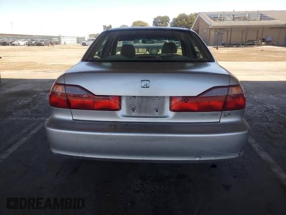 1999 Honda Accord LX z VIN JHMCG6654XC023089, wystawiony jako Copart lot #69421625 z przebiegiem 259 495 mil mil oraz Szkoda całkowita • Salvage title. Historia ofert i sprzedaży dostępna na DreamBid. Obrazek 6.