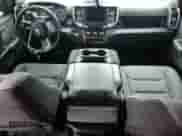 2020 Ram 1500 Big Horn z VIN 1C6RREFG3LN119738, wystawiony jako Copart lot #74769604 z przebiegiem Nie podano mil oraz Nie do naprawy • Non repairable. Historia ofert i sprzedaży dostępna na DreamBid. Obrazek 8.