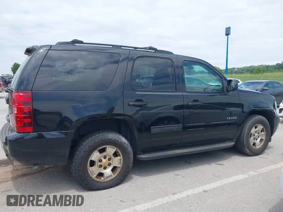 2012 Chevrolet Tahoe LS с VIN 1GNSCAE08CR264685, выставлен на аукционе IAAI как лот 42357932 с пробегом 188 923 миль миль и . История ставок и продаж доступна на DreamBid. Изображение 13.