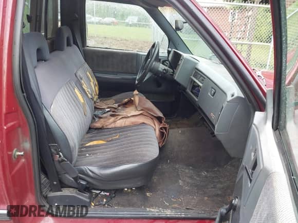 1993 Chevrolet S-10 X96 с VIN 1GCCS14Z8P0161468, выставлен на аукционе IAAI как лот 42351794 с пробегом 100 003 миль миль и . История ставок и продаж доступна на DreamBid. Изображение 5.