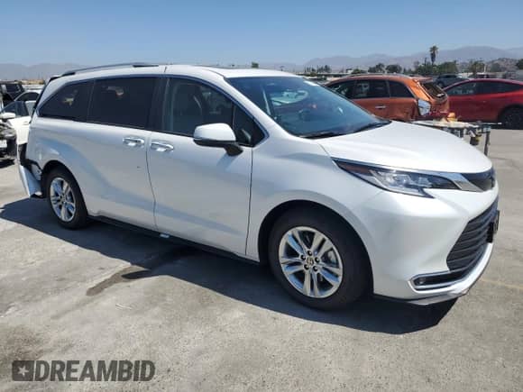 2024 Toyota Sienna Limited с VIN 5TDZRKEC1RS187559, выставлен на аукционе Copart как лот 67304034 с пробегом 17 947 миль миль и Списание • Salvage title. История ставок и продаж доступна на DreamBid. Изображение 4.