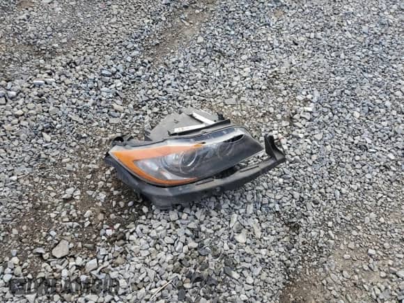 2008 BMW 3 Series 328xi z VIN WBAVC93578K040131, wystawiony jako Copart lot #82344475 z przebiegiem 187 929 mil mil oraz Szkoda całkowita • Salvage title. Historia ofert i sprzedaży dostępna na DreamBid. Obrazek 12.