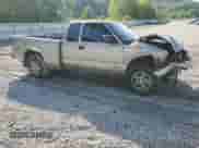 2000 Chevrolet S-10 LS z VIN 1GCDT19W3Y8114089, wystawiony jako Copart lot #63552355 z przebiegiem Nie podano mil oraz Szkoda całkowita • Salvage title. Historia ofert i sprzedaży dostępna na DreamBid. Obrazek 4.