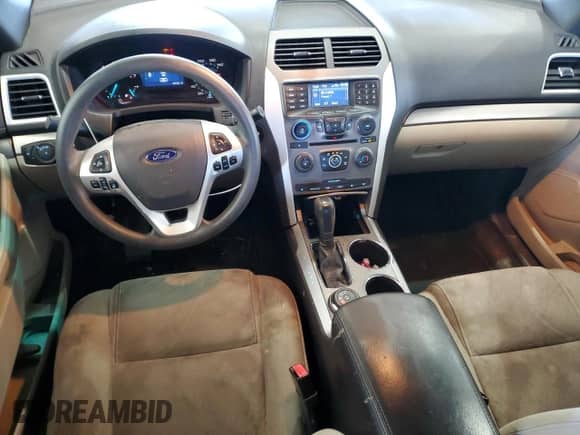 2011 Ford Explorer with VIN 1FMHK8B86BGA69764, listed as a Copart auction lot 84755825 with 195,702 mi miles and Salvage title. Bid and sale history available at DreamBid. Image 8.