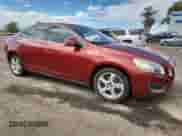 2013 Volvo S60 T5 с VIN YV1612FHXD2217365, выставлен на аукционе Copart как лот 71925935 с пробегом 204 693 миль миль и Чистый • Clean title. История ставок и продаж доступна на DreamBid. Изображение 4.