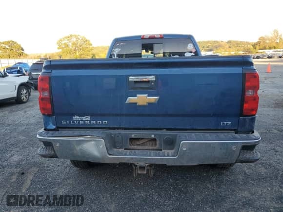 2015 Chevrolet Silverado 1500 LTZ with VIN 3GCUKSEC3FG198328, listed as a Copart auction lot 86283715 with 283,524 mi miles and Non repairable. Bid and sale history available at DreamBid. Image 6.