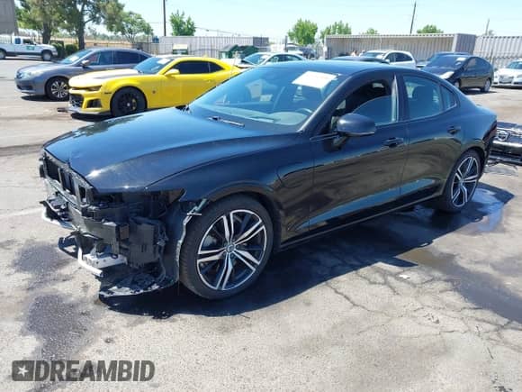2019 Volvo S60 R-Design z VIN 7JRBR0FM9KG015181, wystawiony jako IAAI lot #42525490 z przebiegiem 43 909 mil mil oraz . Historia ofert i sprzedaży dostępna na DreamBid. Obrazek 19.