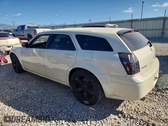 2006 Dodge Magnum R/T z VIN 2D8GV57276H141934, wystawiony jako Copart lot #84178395 z przebiegiem 148 996 mil mil oraz Szkoda całkowita • Salvage title. Historia ofert i sprzedaży dostępna na DreamBid. Obrazek 2.